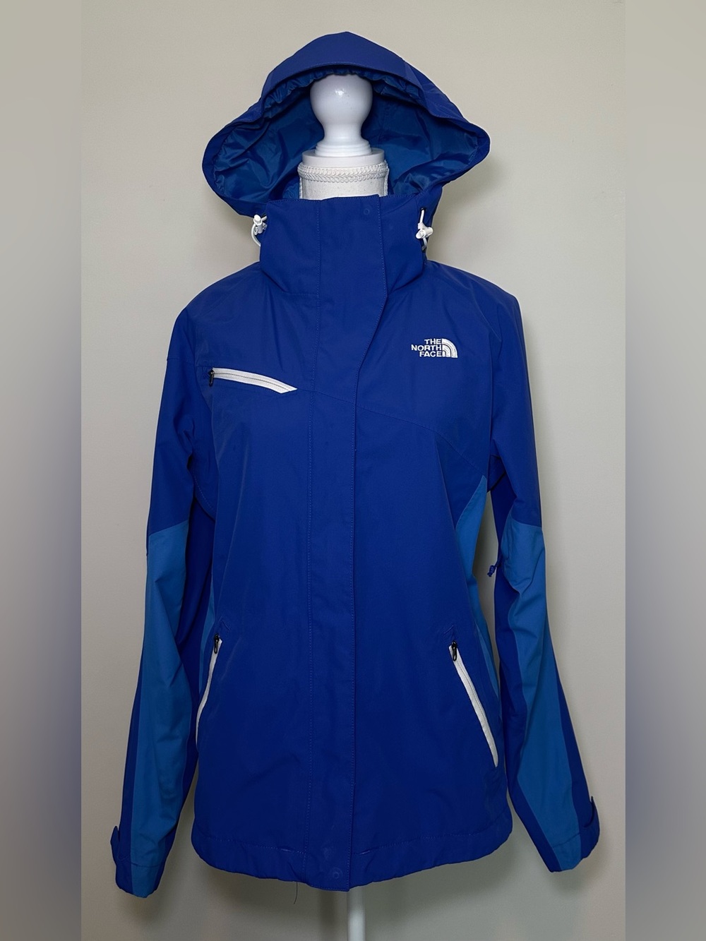 The North Face HyVent Waterproof Hooded Jacket Blue Colorblock Lightweight Small